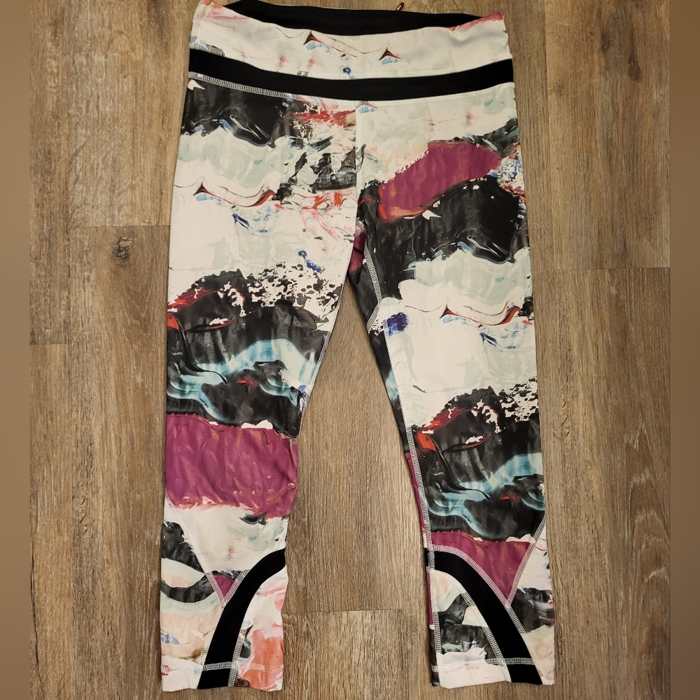 Lululemon Run: Inspire Crop ll Leggings in Pigment Wave multi/black size 6 - Picture 5 of 11